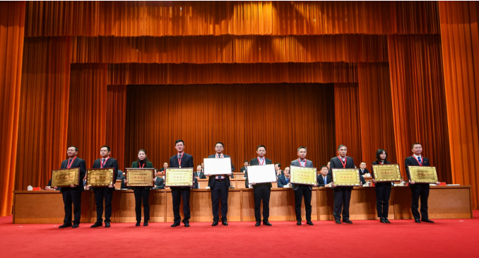 米兰·网站蝉联殊荣